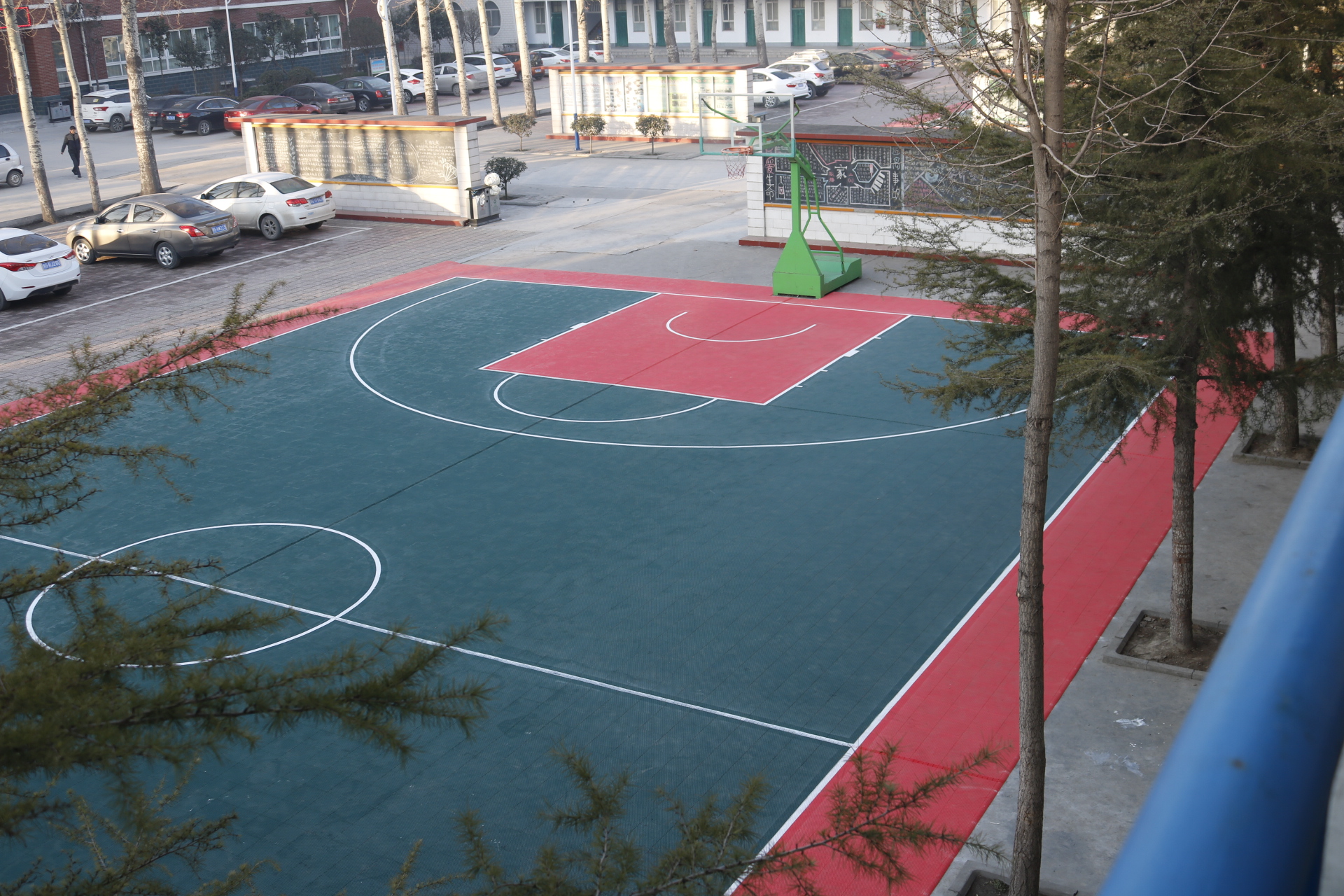 叮咚！懸浮地板敲開了這所校園的大門~~~