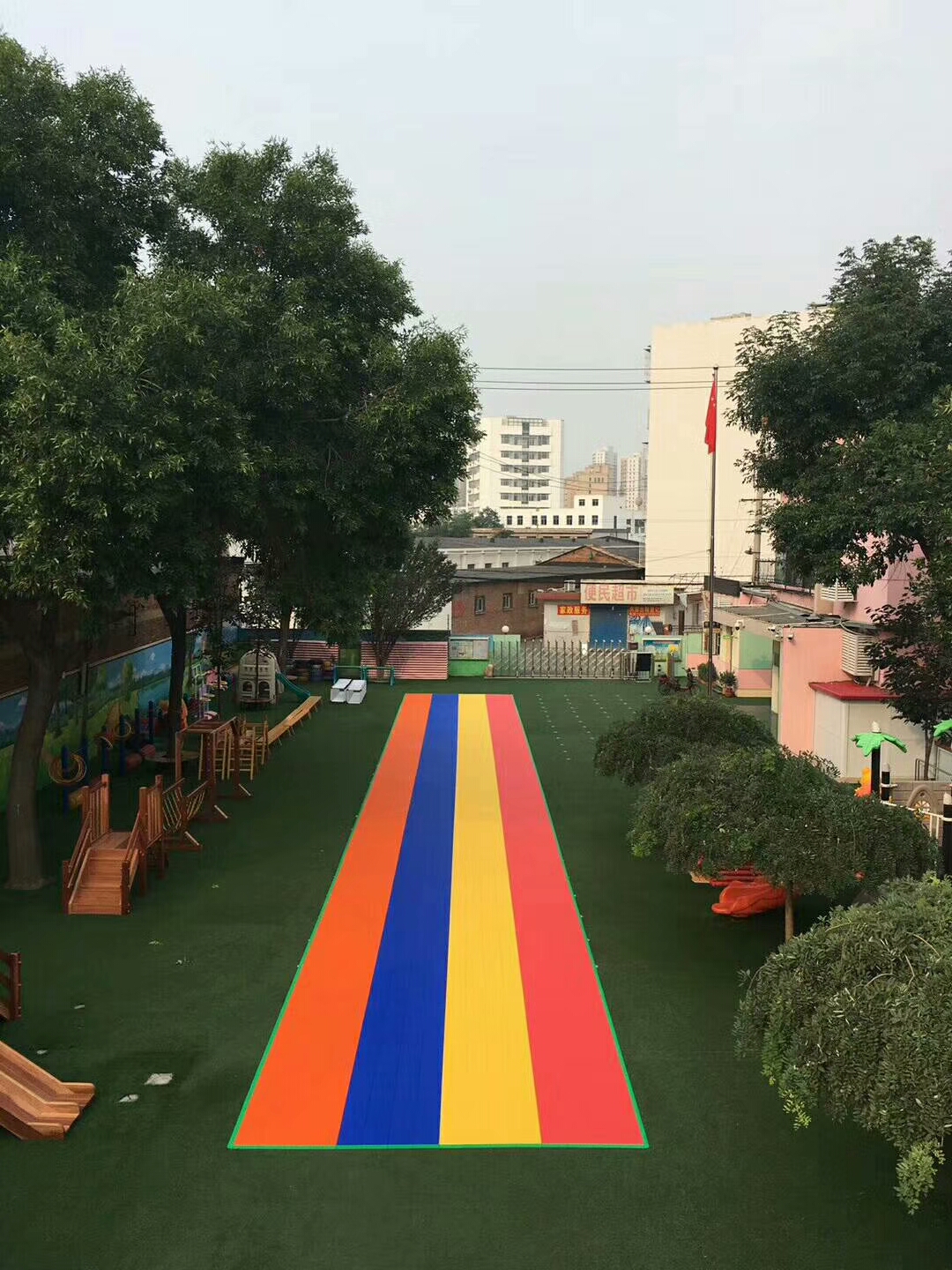 仲達(dá)地板【定】天津，與草坪合體？