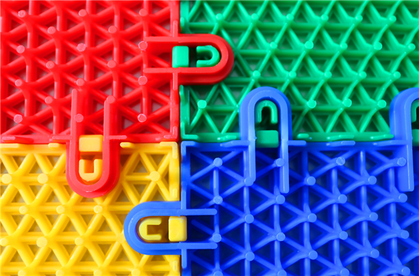 鑒別懸浮拼裝地板質(zhì)量的好壞 仲達(dá)有訣竅！